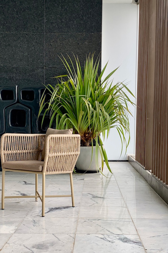 Ceramic vessel pearl grey L